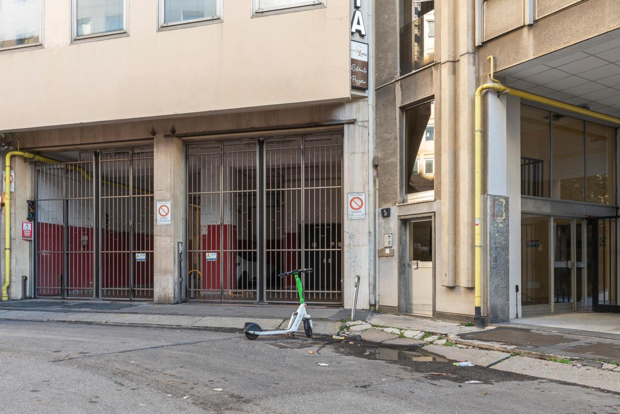 Centrale Flexyrent - Steps From Train Station Milan Luaran gambar